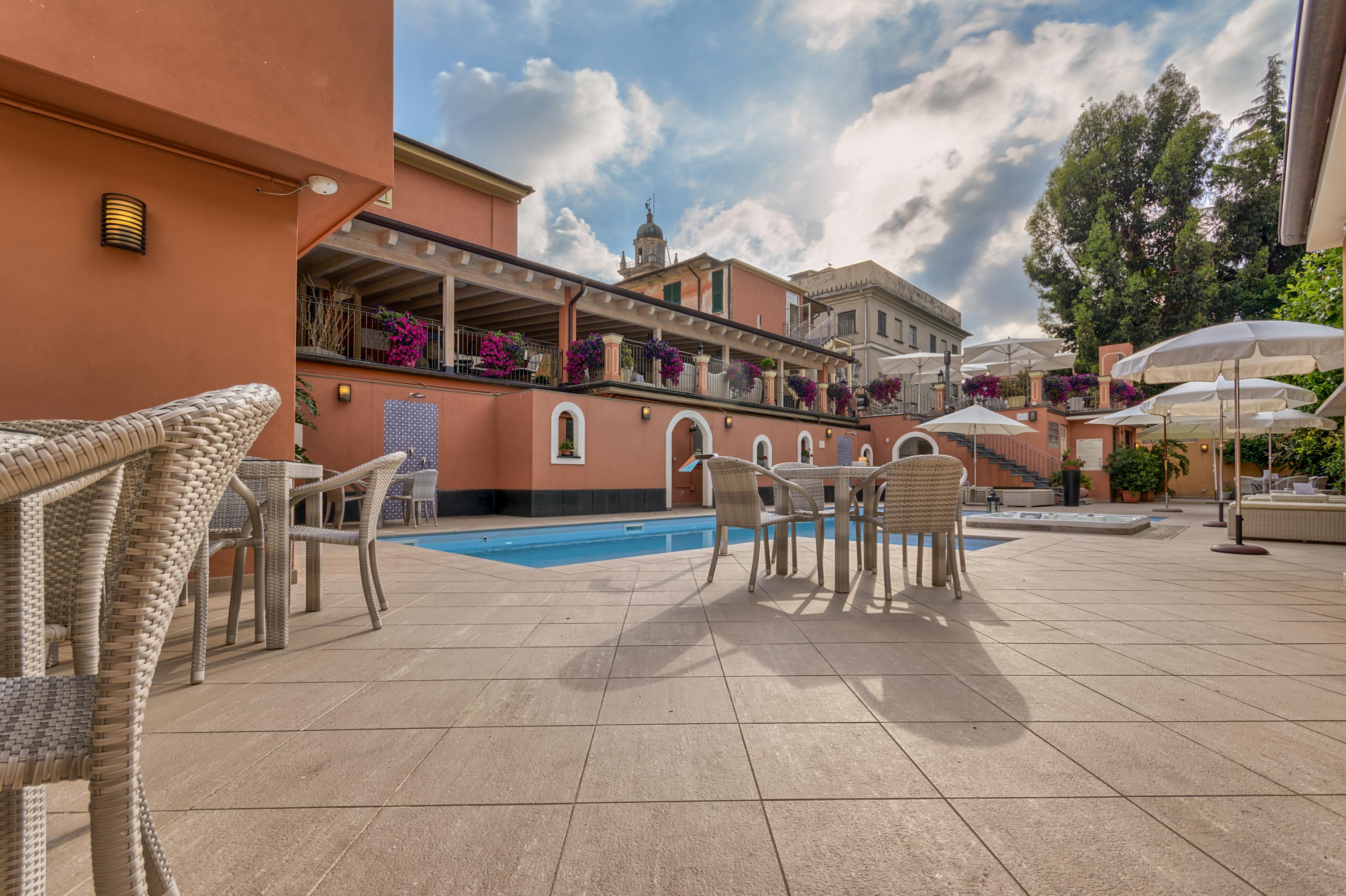 Monte Rosa Hotel 4*