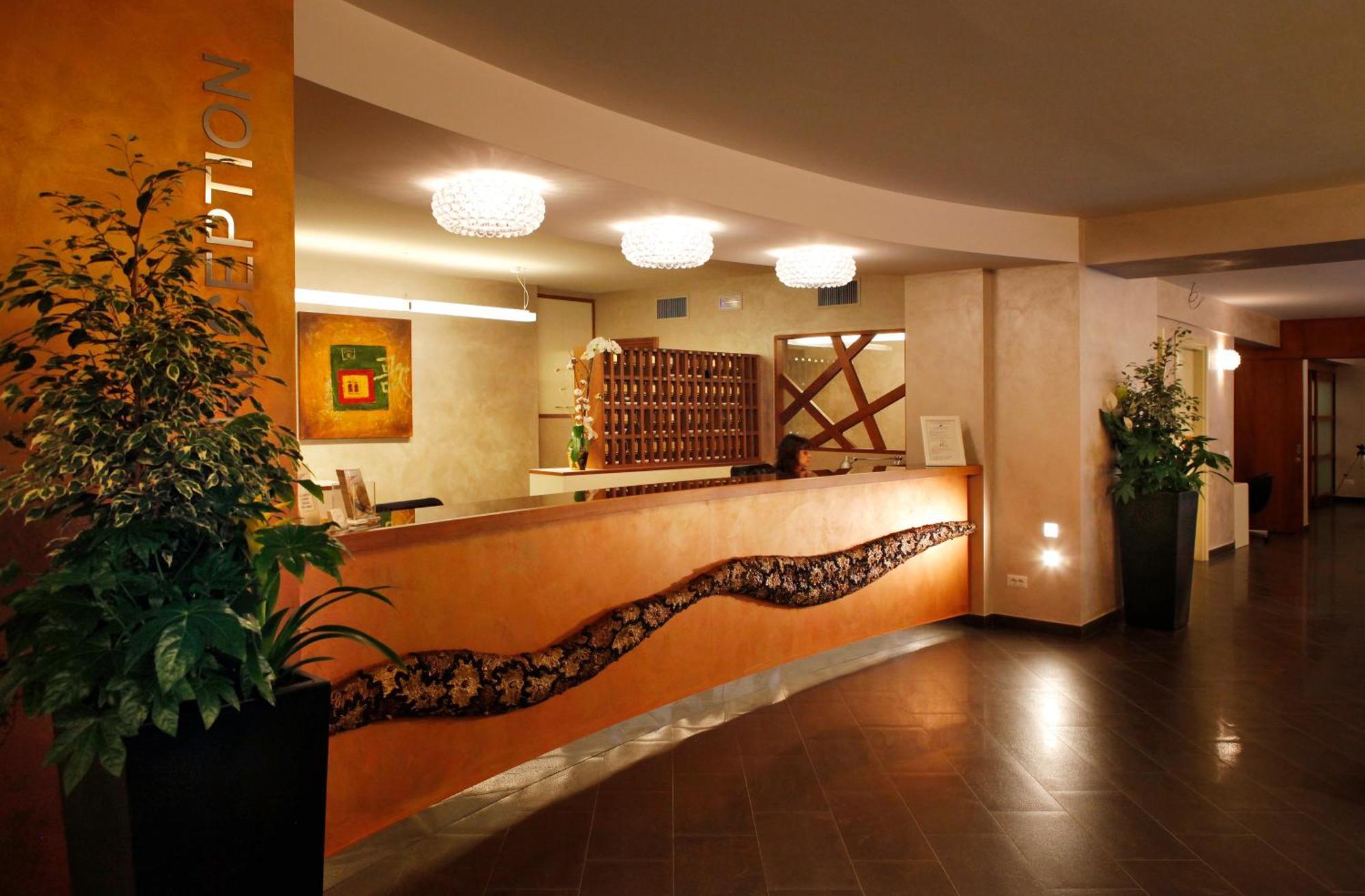Hotel Monte Rosa 4*